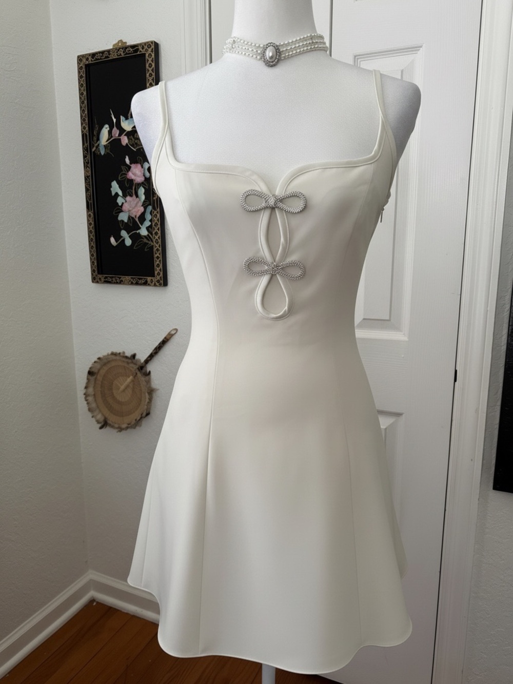 Gianni Bini NWT Ivory Rhinestone Bow Keyhole Mini Dress sz 0 $189